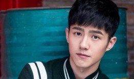 爆料刘昊然妈妈照片视频,揭秘明星家庭日常